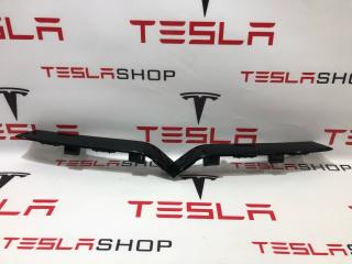 Накладка V-образная декоративная переднего гриля хром (птичка) Tesla Model X 1 поколение [рестайлинг] 2022, 1617074-00-C