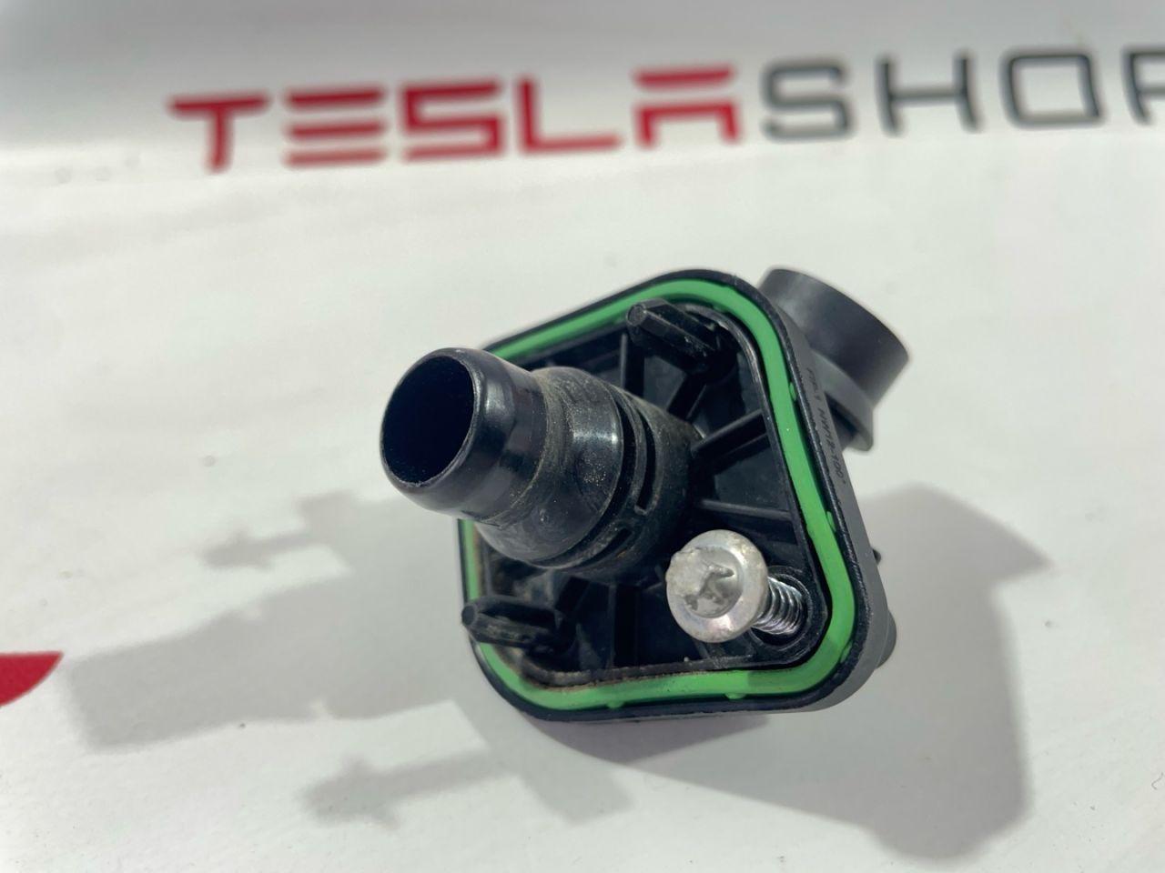 Штуцер Tesla Model 3 1 поколение 2019, 1109179-00-B - фото №1