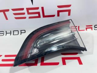 фонарь крышки багажника правый Tesla Model 3 1 поколение 2019, 1077402-00-G