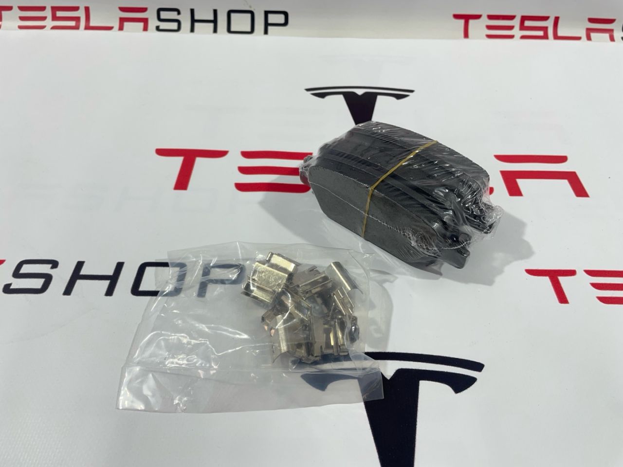 тормозные колодки Tesla Model 3 1 поколение 2021, HP9049NY, 8008244-00-A - фото №1