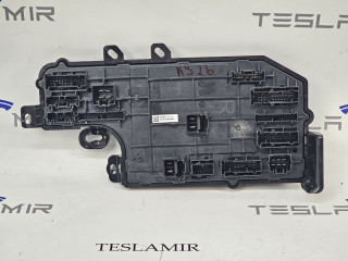 Блок управления BCM (бортовой сети) (Body Control Module) Боди Tesla Model S 1 поколение [2-й рестайлинг] 2022, 1585693-01, 1585693-01-B