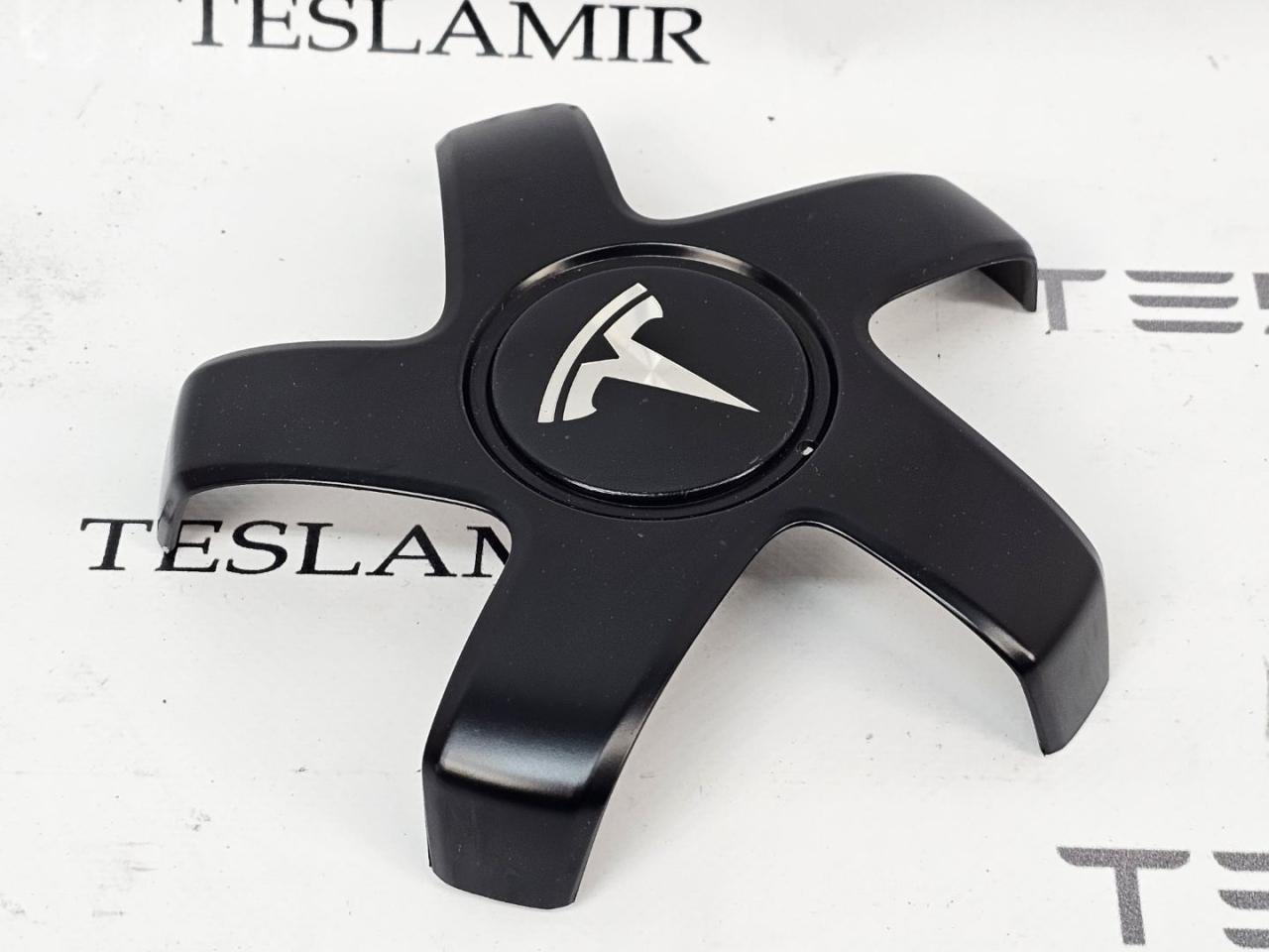 колпачок литого диска Tesla Model 3 1 поколение 2023, 1044234-00 - фото №1