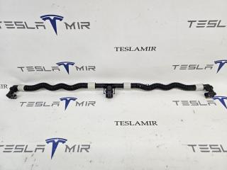 Патрубок системы охлаждения пластиковый Tesla Model 3 1 поколение 2022, 1521567-00