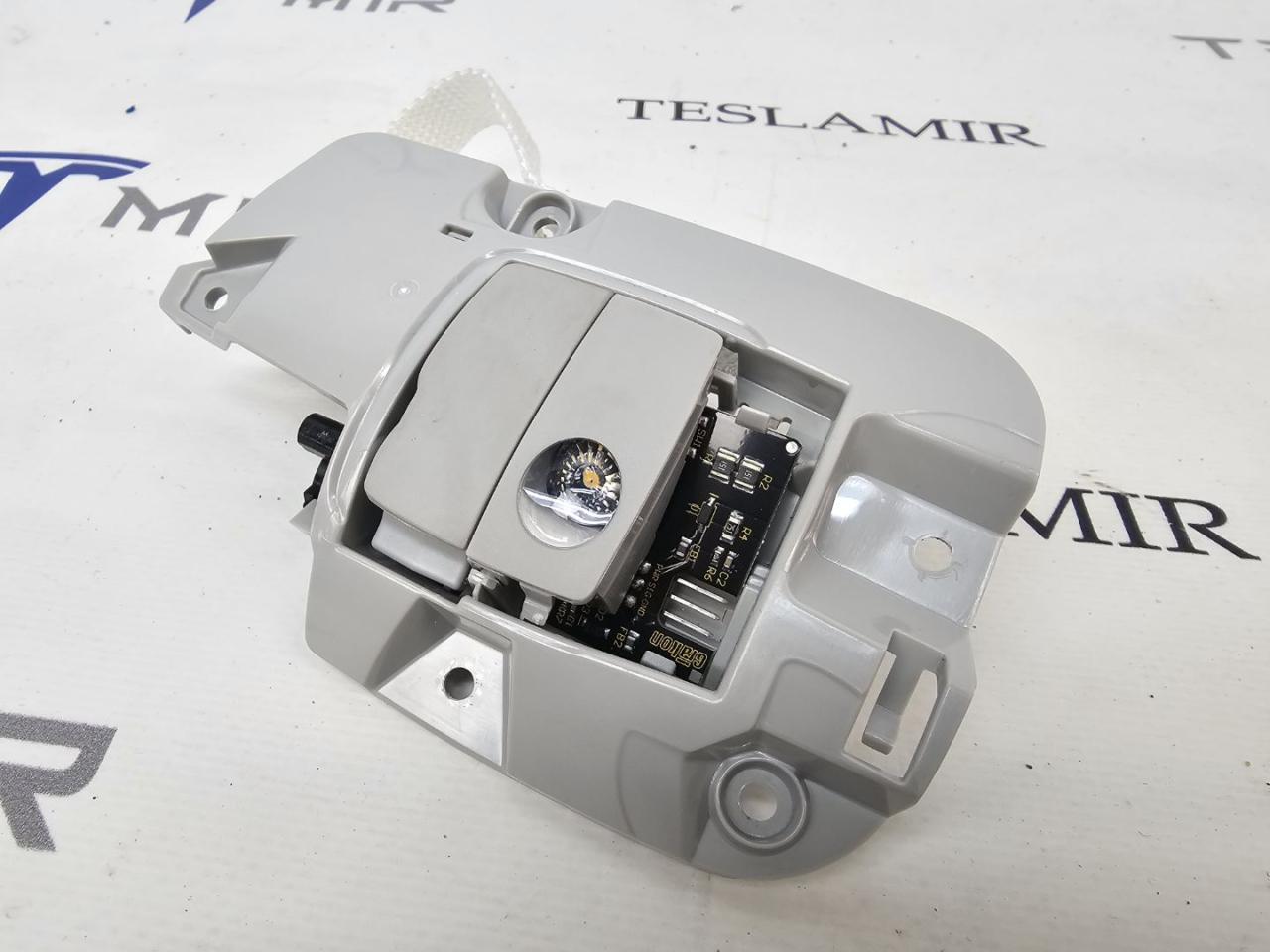 крючок для одежды Tesla Model Y 1 поколение 2024, 1680906-00, 1692045-00 - фото №1