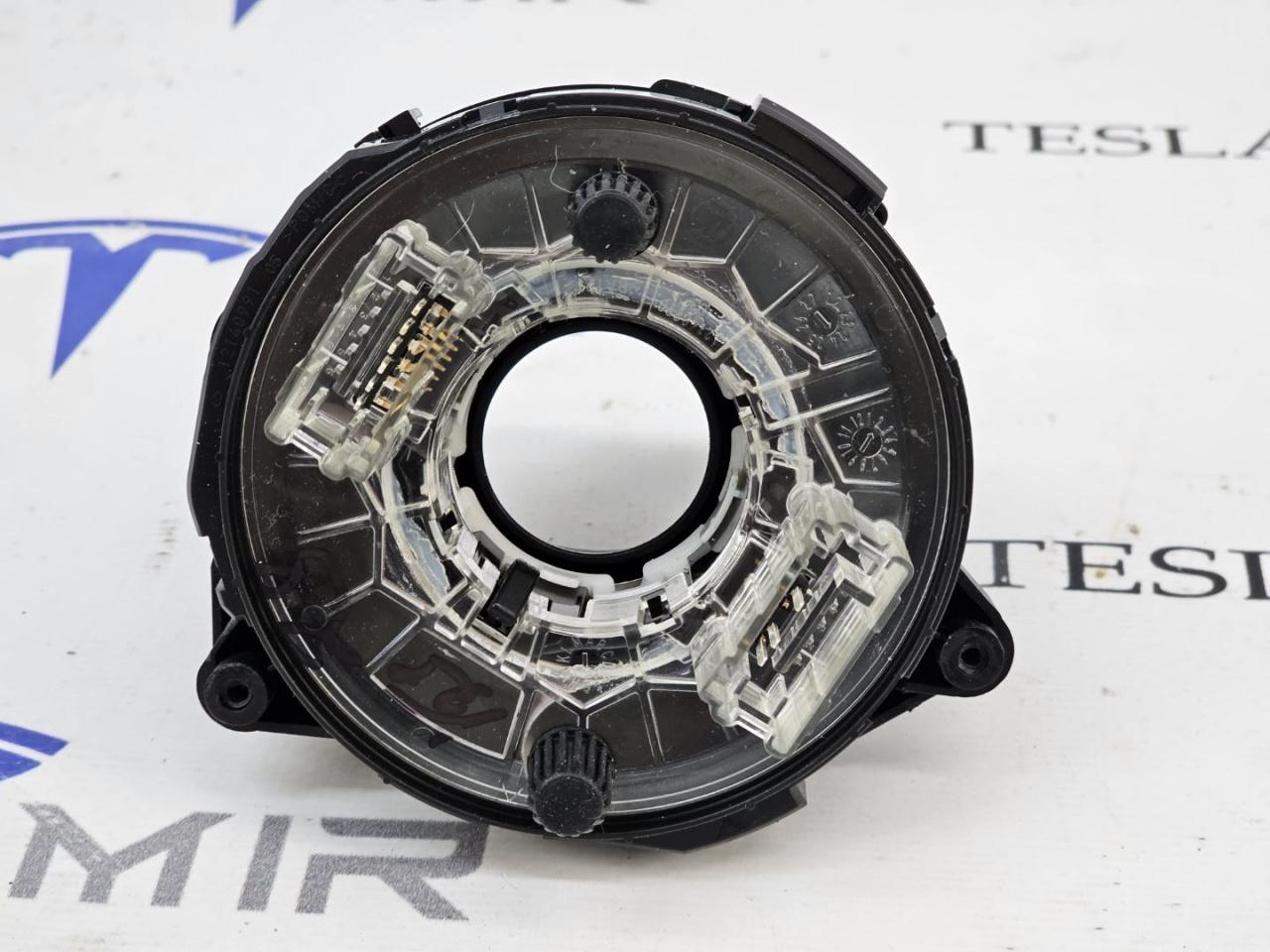 шлейф руля Tesla Model 3 2 поколение 2024, 1767214-00 - фото №1
