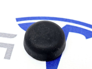 Заглушка гайки стеклоочистителя Tesla Model Y 1 поколение 2022, 1106610-00