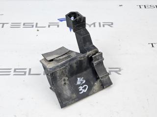 Кронштейн порога Tesla Model Y 1 поколение 2024, 1555377-00