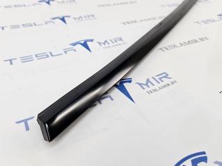 молдинг двери задней левой Tesla Model Y 1 поколение 2021, 1495720-00