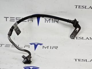 шланг тормозной заднего Tesla Model X 1 поколение 2018, 1088734-00