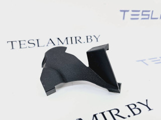 Накладка декоративная петли капота левая Tesla Model 3 1 поколение 2023, 1112071-00