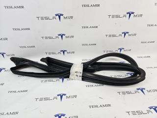 уплотнитель двери Tesla Model 3 1 поколение 2023, 1090500-00
