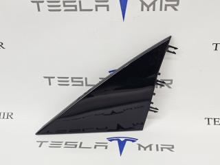 Накладка на зеркало (треугольник) правая Tesla Model Y 1 поколение 2025, 2130034-00