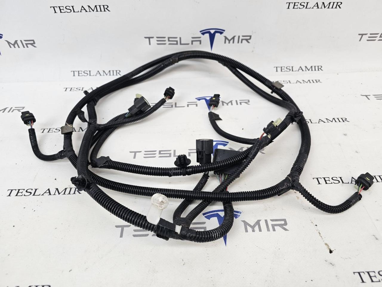 Электропроводка бампера переднего Tesla Model X 1 поколение 2018, 1032433-00 - фото №1
