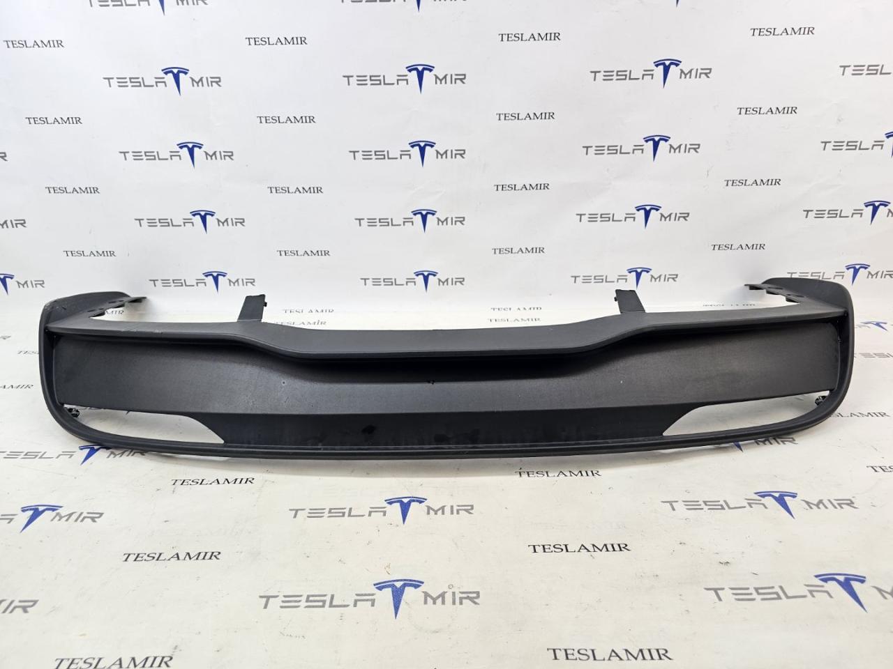 юбка бампера нижняя Tesla Model 3 2 поколение 2025, 1587741-00, 1582581-00 - фото №1