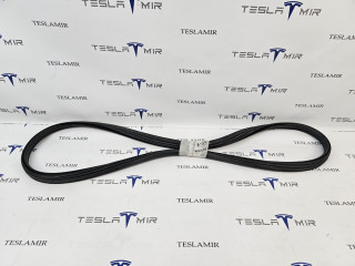 Уплотнитель резиновый бокса капота (корыта) Tesla Model Y 1 поколение 2021, 1497672-00