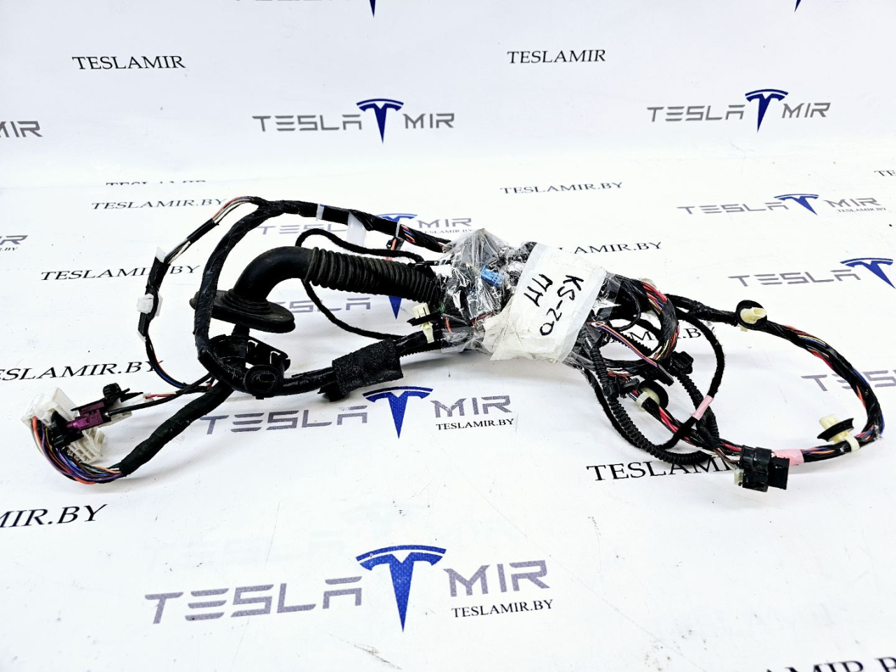 Электропроводка двери передняя правая Tesla Model 3 1 поколение 2019, 1067963-00 - фото №1