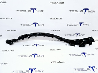 Кронштейн внутренний стойки C правый Tesla Model X 1 поколение 2018, 1079765-00