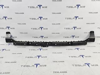 Кронштейн крепления бампера (центральный) задний Tesla Model 3 1 поколение 2023, 1121191-00, 1083994-00