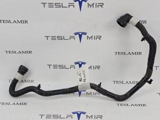 Шланг системы охлаждения заднего мотора Tesla Model S 1 поколение [2-й рестайлинг] 2022, 1077585-00