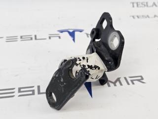 петля двери Tesla Model 3 2 поколение 2024, 1773628-01