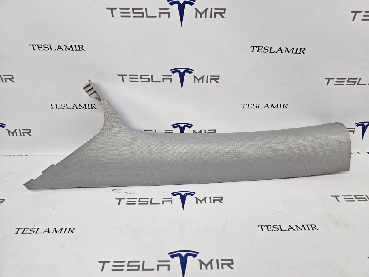 Накладка декоративная стойки А внутренняя левая верхняя Tesla Model Y 1 поколение 2021, 1494604-00 - фото №1