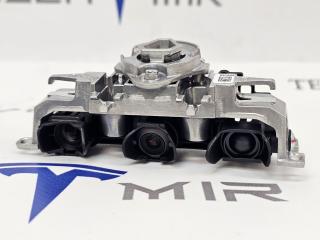 Камера тройная (TRIPLE) лобового стекла (регулируемая) Tesla Model Y 1 поколение 2024, 1806315-00