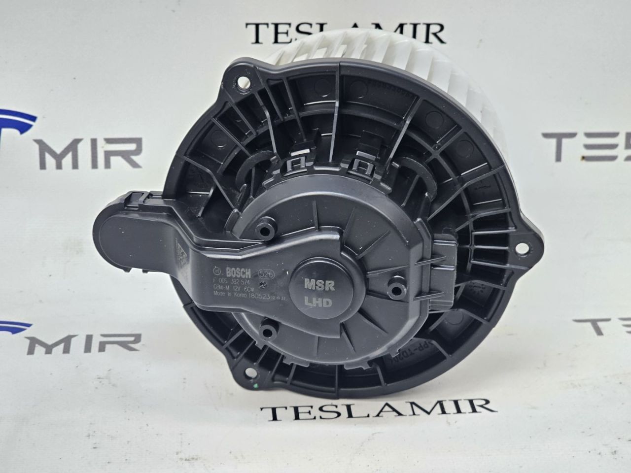 Вентилятор (моторчик) печки салона Tesla Model X 1 поколение 2018, 1051864-00 - фото №1