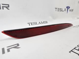 Катафот заднего бампера (отражатель) правый Tesla Model Y 1 поколение 2024, 1800035-00