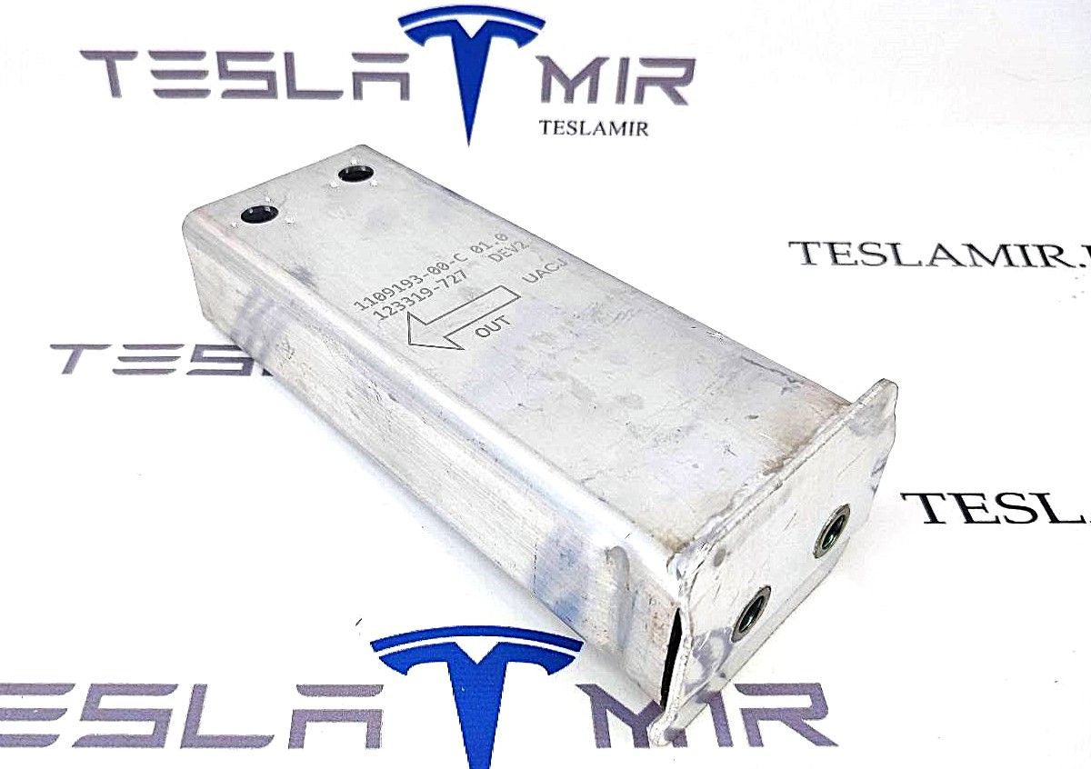 Кронштейн нижнего усилителя переднего бампера Tesla Model 3 1 поколение 2021, 1109193-00 - фото №1