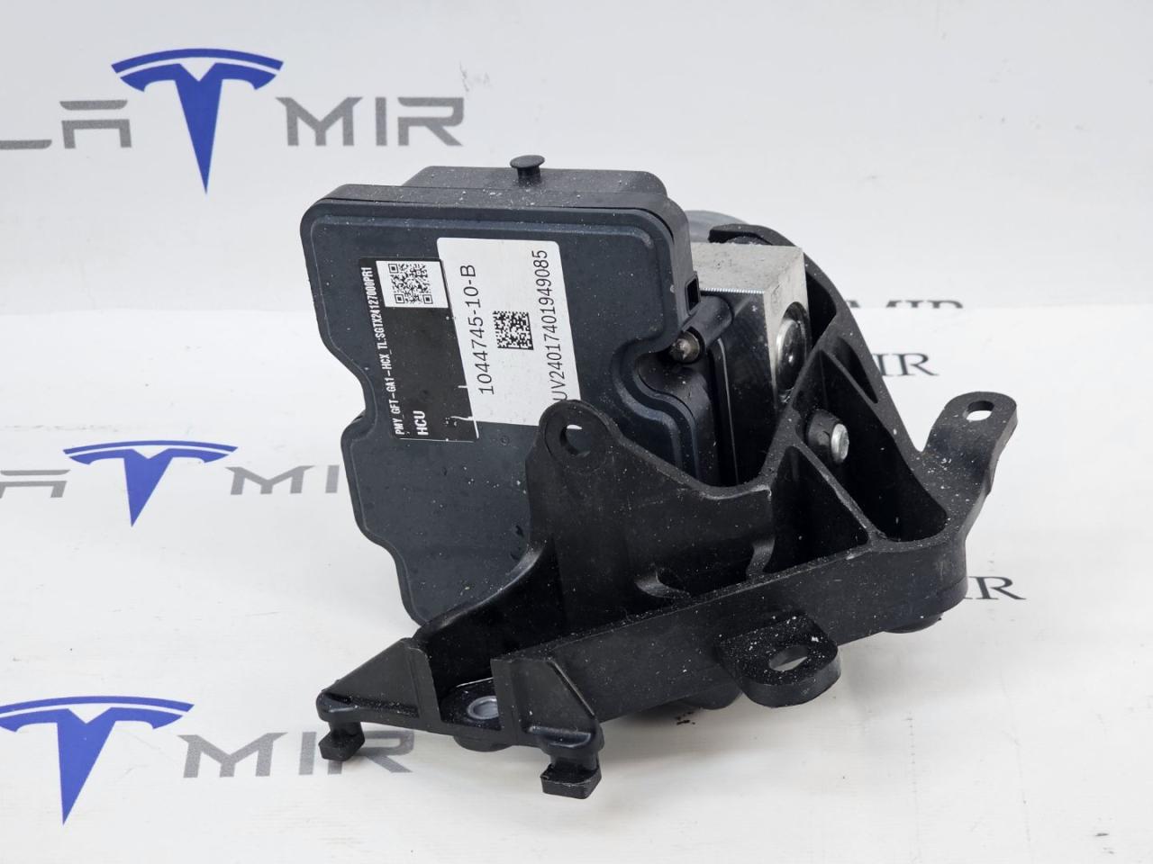 блок ABS Tesla Model Y 1 поколение 2024, 1044745-00, 1103541-00, 1188741-50 - фото №1