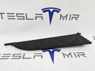 Заслонка корпуса центрального люверса правая верхняя Tesla Model S 1 поколение [рестайлинг] 2017, 1058011-00