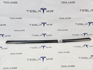 молдинг двери задней левой Tesla Model Y 1 поколение 2025, 2022811-21