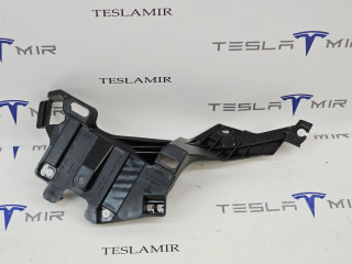 Кронштейн внутренний стойки C левый Tesla Model Y 1 поколение 2022, 1626123-00, 1626121-00