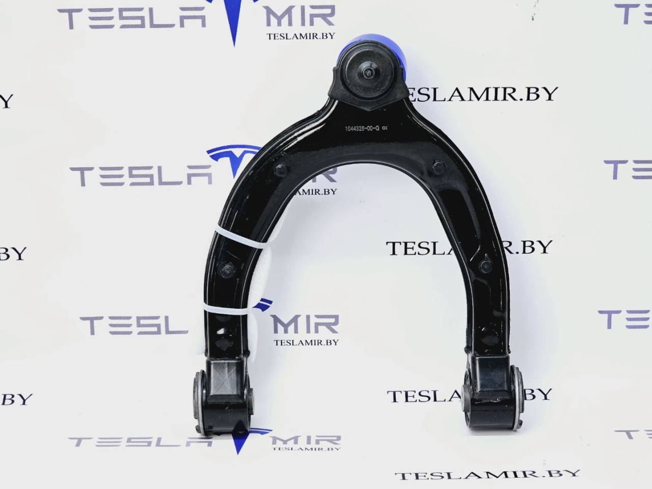Рычаг верхний передний (подкова) правый Tesla Model 3 1 поколение 2020, 1044326-00 - фото №1