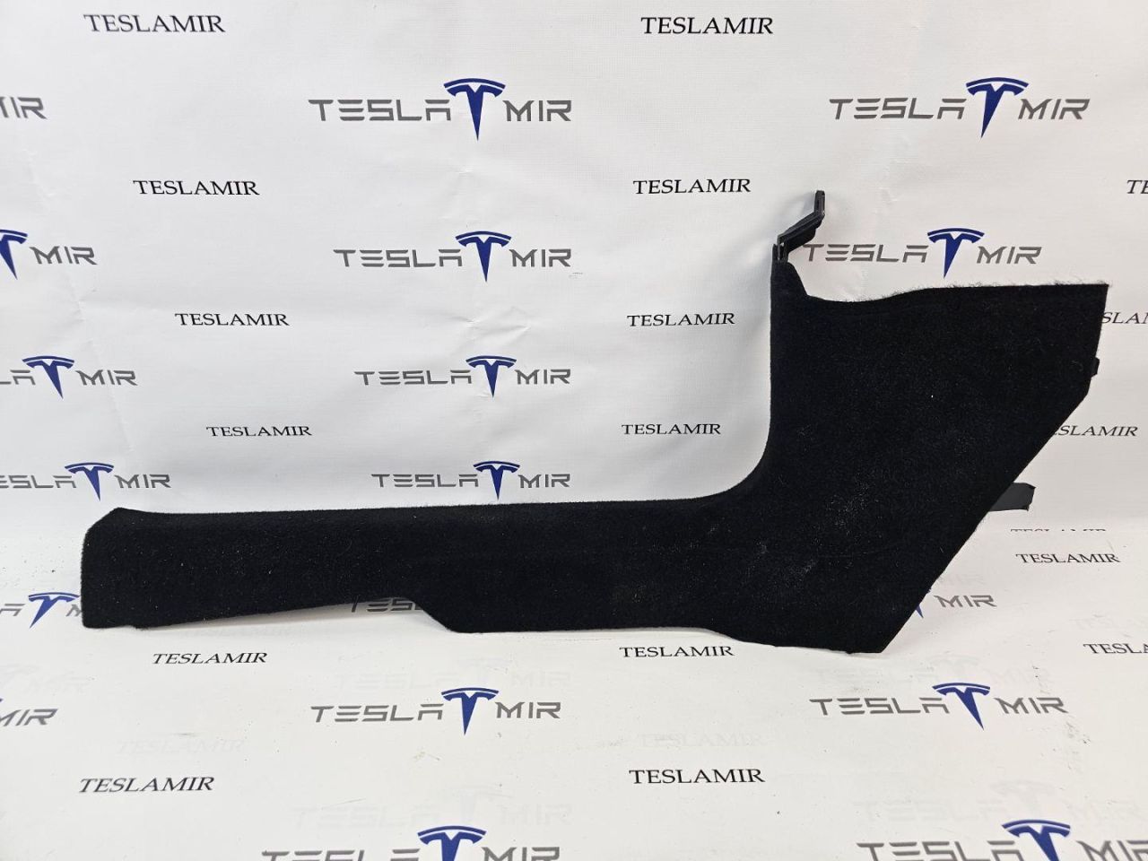 Накладка декоративная стойки А внутренняя левая нижняя Tesla Model 3 2 поколение 2025, 1733810-00 - фото №1