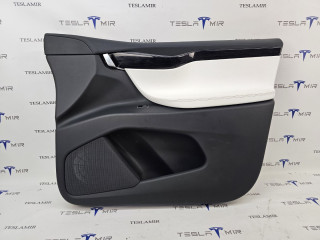 обшивка двери передняя правая Tesla Model X 1 поколение 2018, 1055483-18