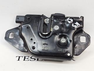 замок капота Tesla Model Y 1 поколение 2025, 1873284-00