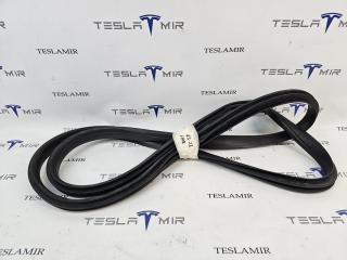 уплотнитель двери Tesla Model X 1 поколение 2018, 1459235-00