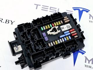 Блок предохранителей салона фронтальный Tesla Model S 1 поколение [рестайлинг] 2017, 1094409-00