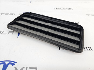 Вентиляционный клапан заднего багажника (жабры) Tesla Model Y 1 поколение 2022, 1098751-00