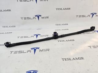 Патрубок системы охлаждения пластиковый Tesla Model 3 1 поколение 2021, 1091587-00