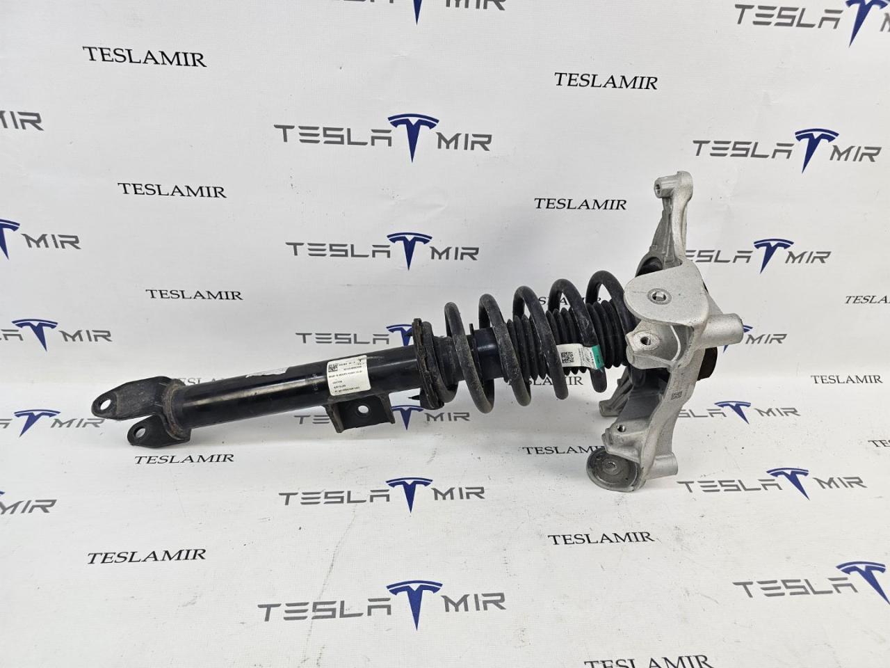 стойка передняя левая Tesla Model 3 1 поколение 2023, 1044032-00, 1044371-00, 1044379-00, 1044364-00, 1044364-01 - фото №1