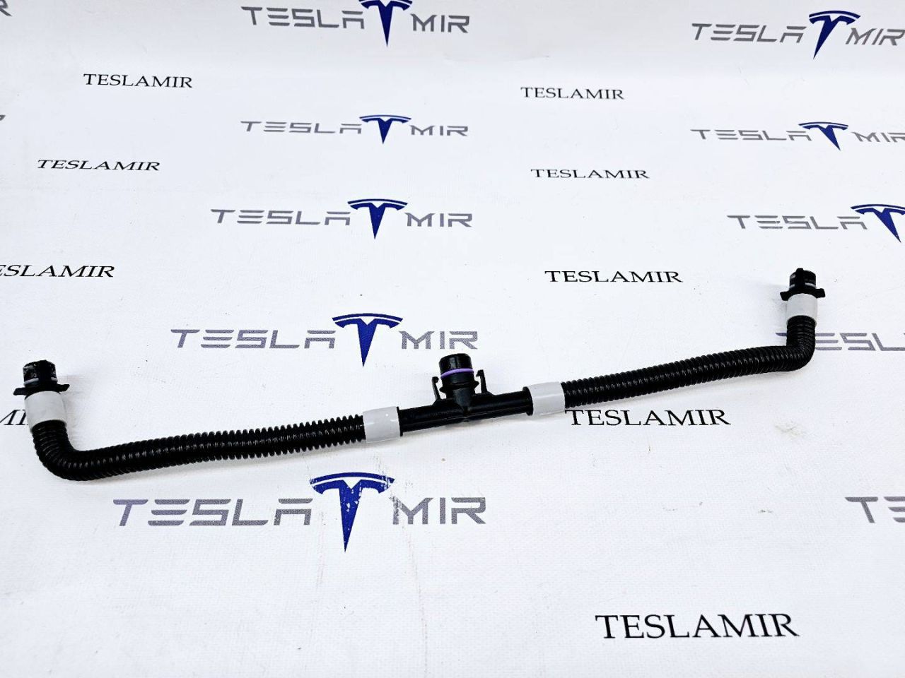 Патрубок охлаждения пентхауса Tesla Model 3 1 поколение 2020, 1091894-00 - фото №1