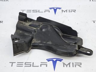 планка под капот Tesla Model 3 1 поколение 2023, 1081694-00