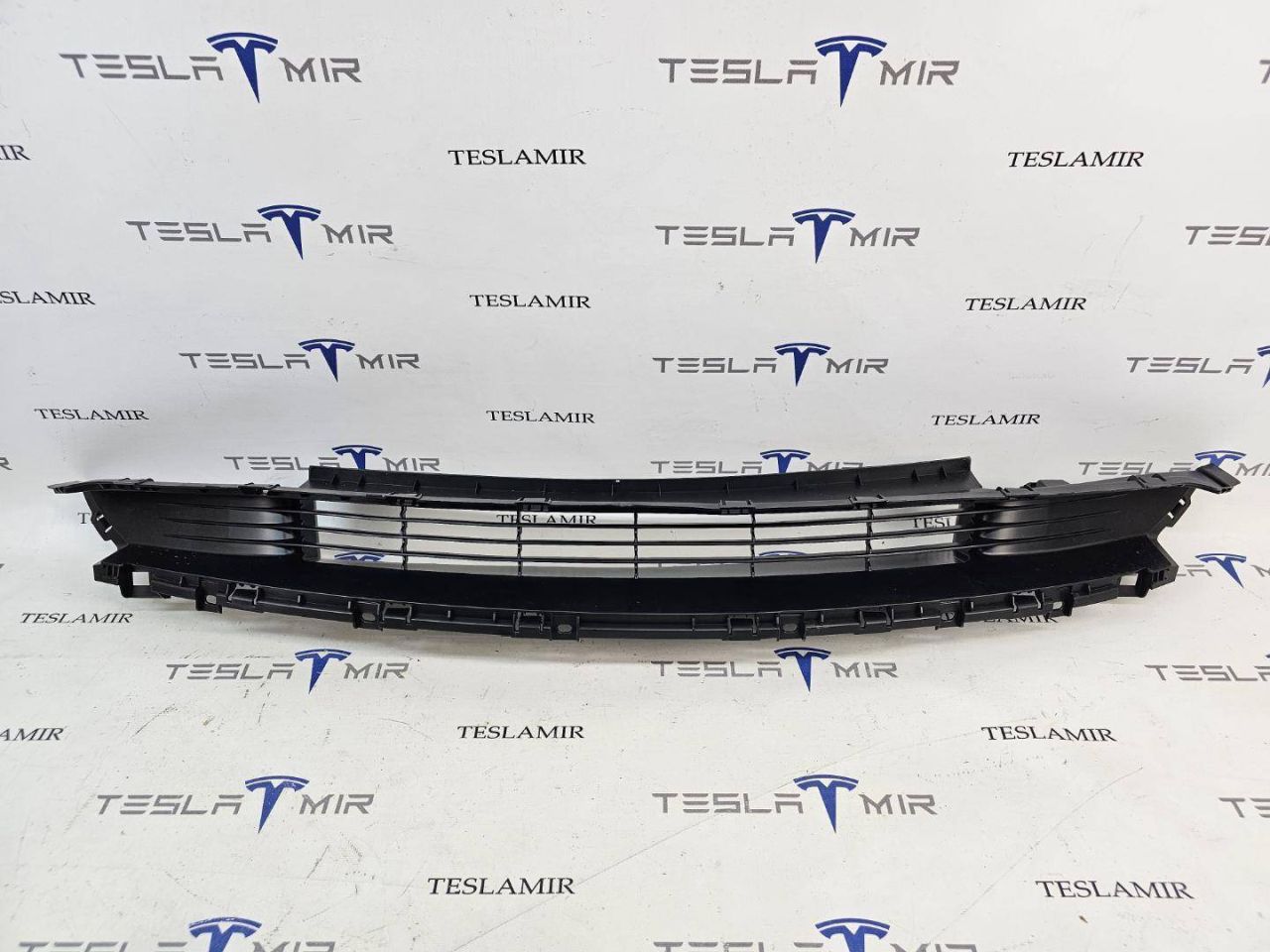 Решетка гриль декоративная основного радиатора (передний бампер) Tesla Model 3 2 поколение 2024, 1694311-00 - фото №1