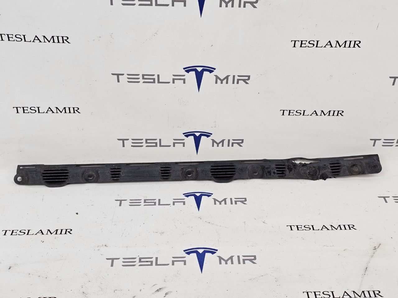 Накладка батареи высоковольтной боковая передняя Tesla Model X 1 поколение 2018, 1032384-00 - фото №1