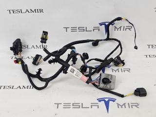 Электропроводка панели радиаторов (телевизора) Tesla Model 3 1 поколение 2020, 1567961-00