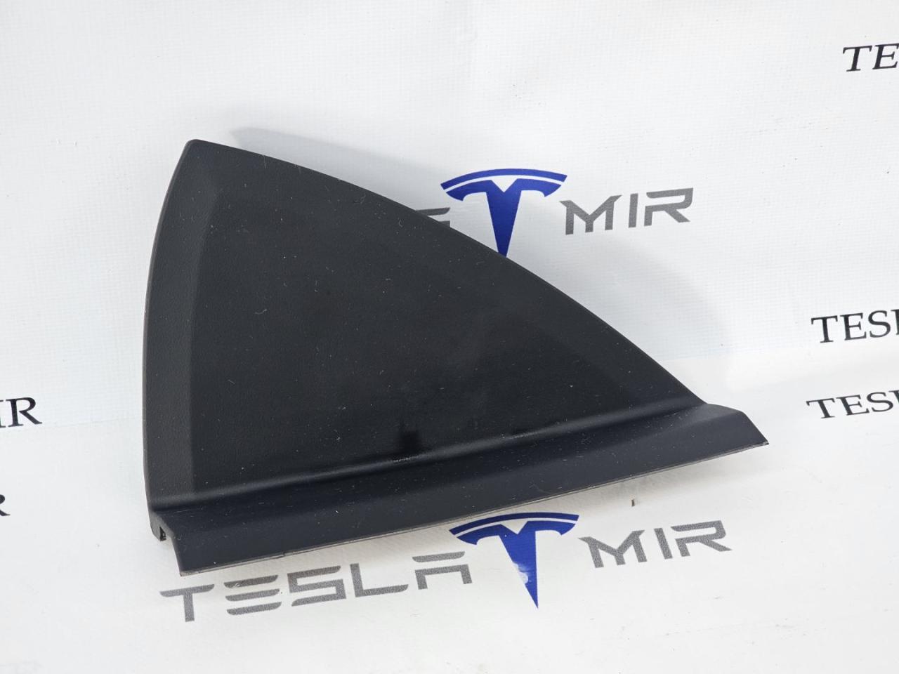 Накладка боковая торпеды левая Tesla Model 3 2 поколение 2024, 1715725-29 - фото №1