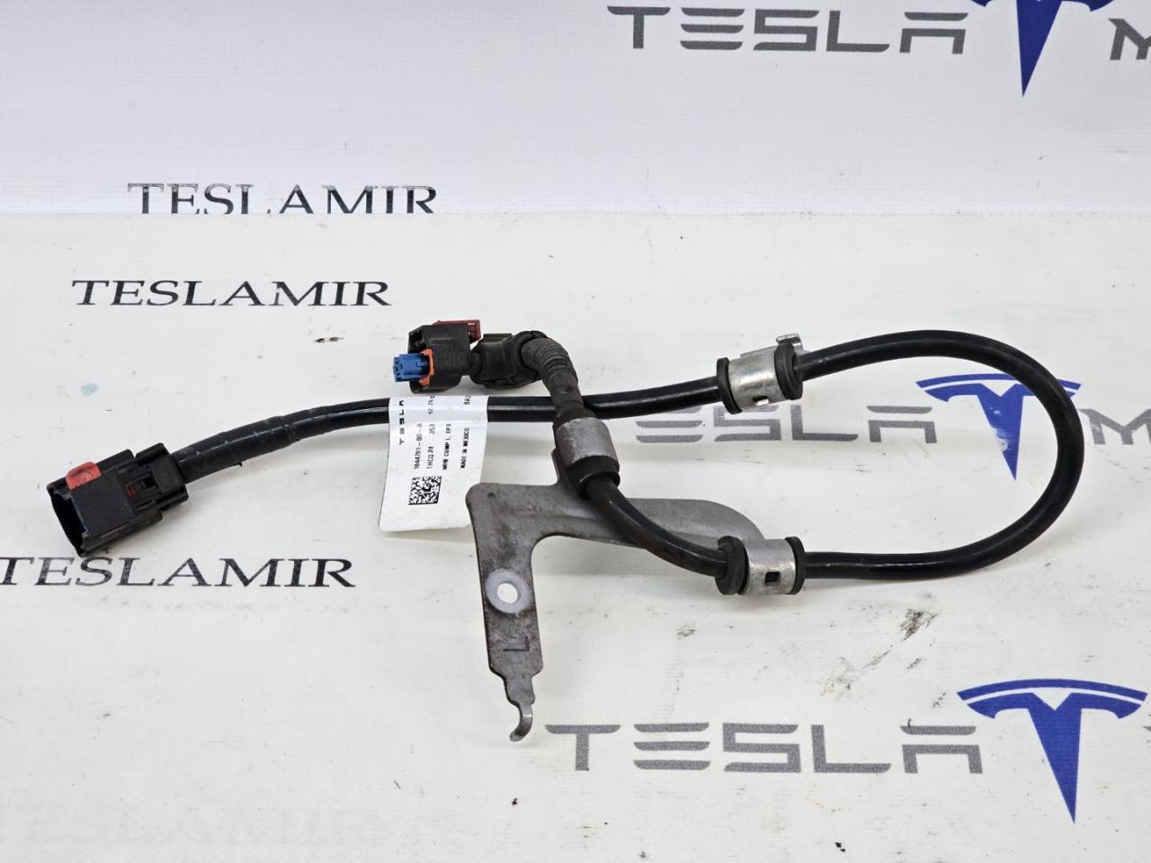 Электропроводка суппорта (ручника) левая Tesla Model 3 2 поколение 2025, 1044781-00 - фото №1