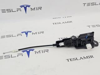 Электропривод (активатор, актуатор) замка капота Tesla Model Y 1 поколение 2025, 1500398-00, 1643071-00